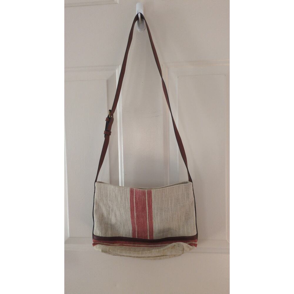 Lucky Brand Fabric Purse with Adjustable Leather Strap, Cream and Coral, ZIpper - Picture 4 of 12